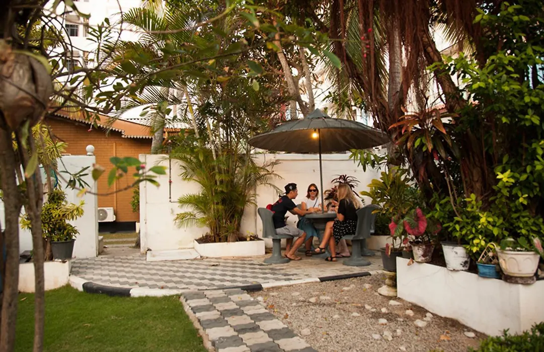 Colombo Lavinia Beach Hostel-1