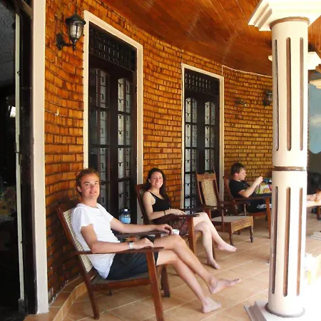 Colombo Lavinia Beach Hostel-3
